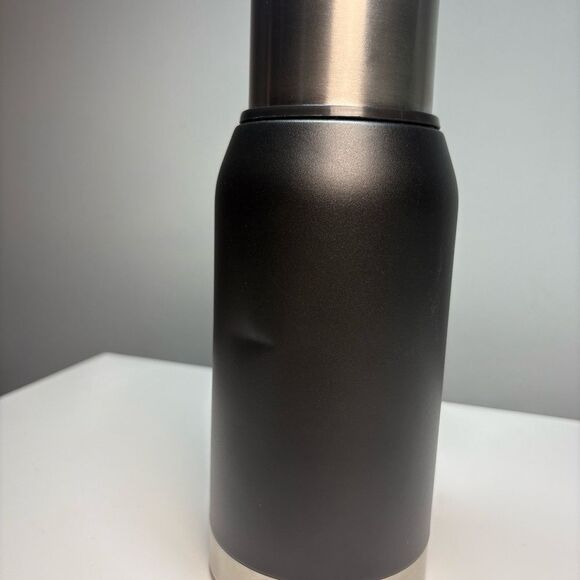 NEW Volcom Thermal Bottle 26oz Matte Black Insulated Wall Vacuum Hydration - Picture 3 of 7